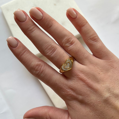 Dubbele Hartjes Ring Parelmoer