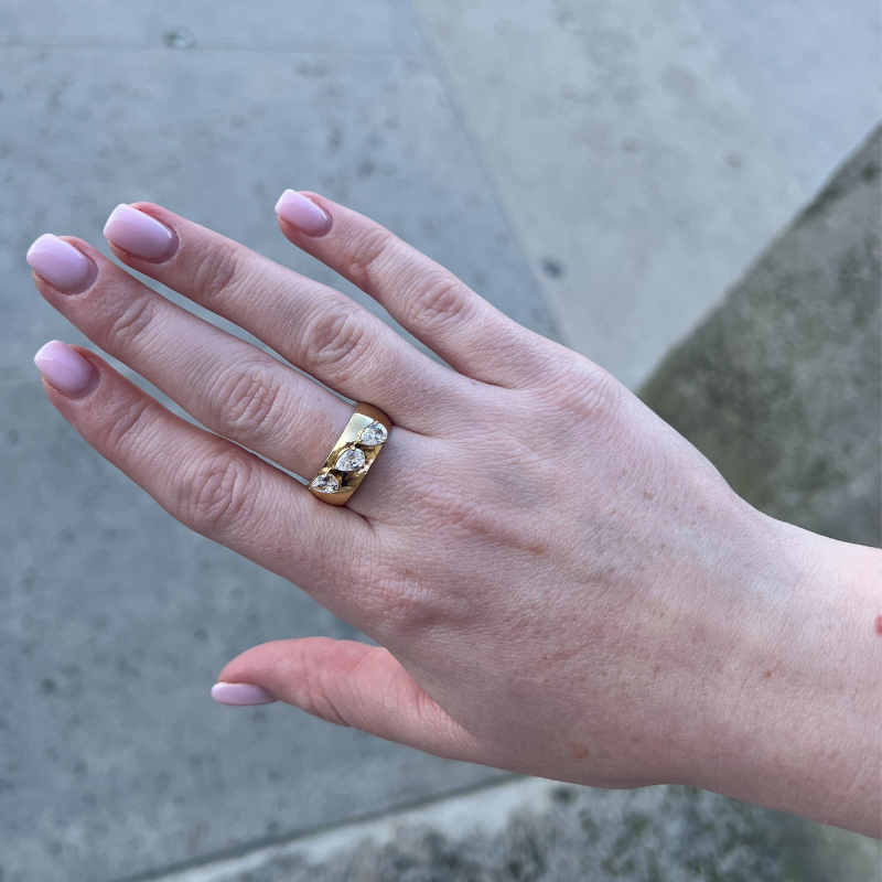 
                      
                        3 Druppel Diamond Ring
                      
                    